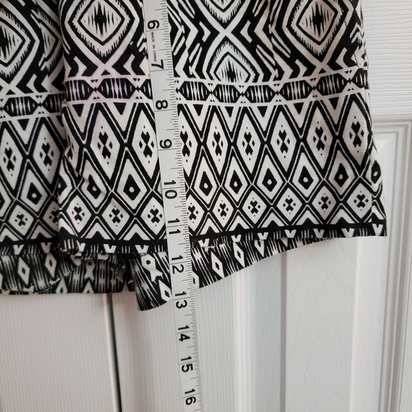 J. Crew Shorts, Women's, Black White Pattern, Size 4 - Picture 4 of 4